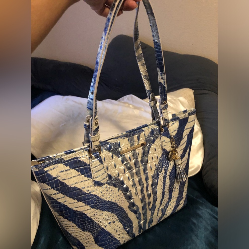 New Brahmin Blue & White Croc-Embossed Leather Tote - Picture 5 of 14